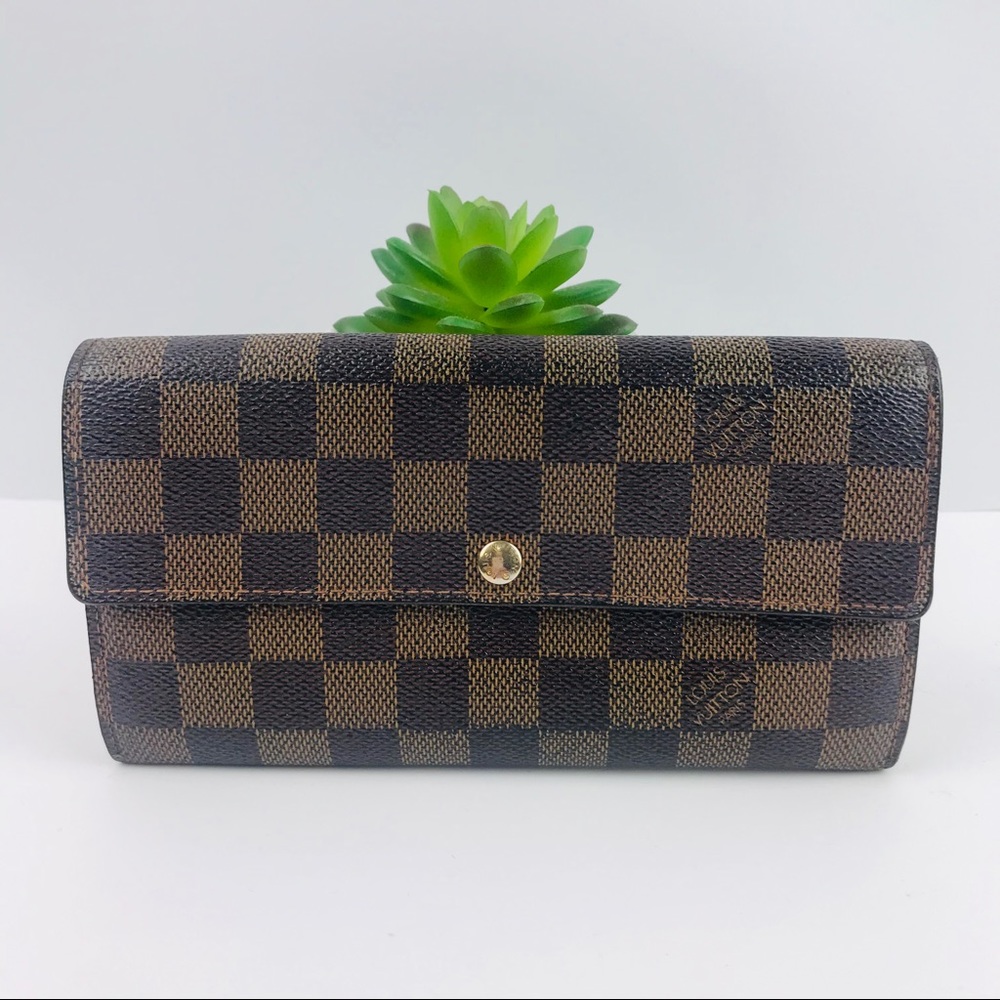 Authentic Louis Vuitton Sarah Damier Ebene Wallet